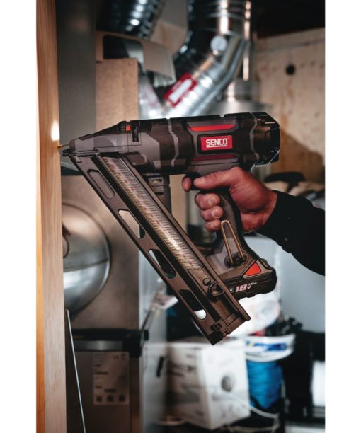 SENCO FUSION F-15XP VIIMEISTELYNAULAIN työssä